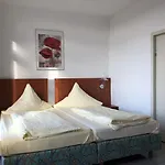 ホテル パークホテル フレドリヒストラセ