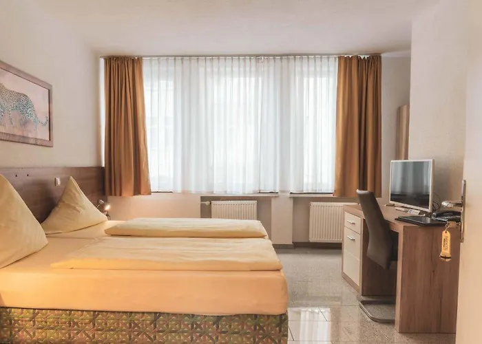 弗瑞德彻斯查瑟公园酒店 Gießen